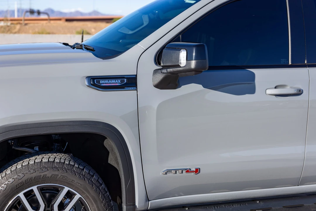 2024 GMC Sierra 5th Gen - Image 26 of 31