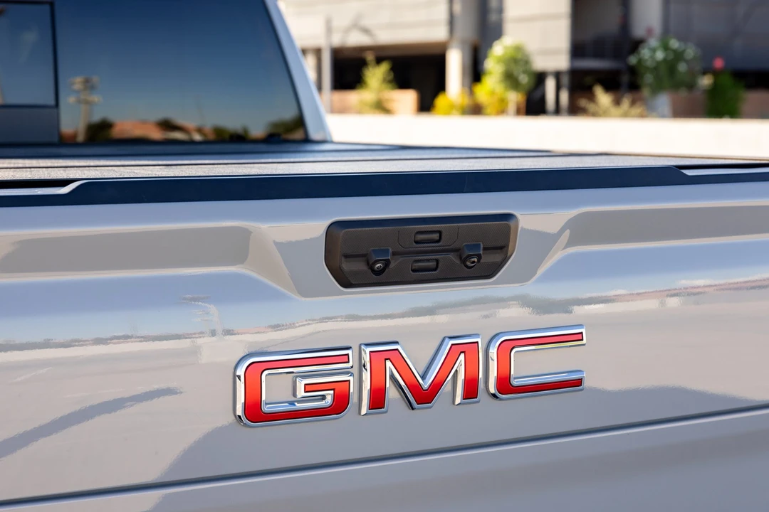 2024 GMC Sierra 5th Gen - Image 21 of 31