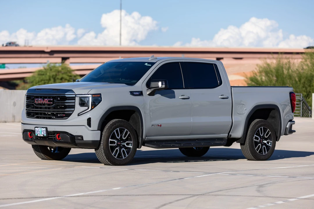 2024 GMC Sierra 5th Gen - Image 2 of 31