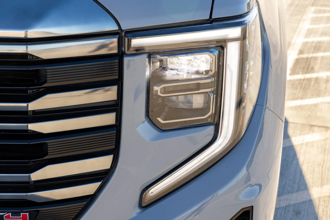 2024 GMC Sierra 5th Gen - Image 16 of 31