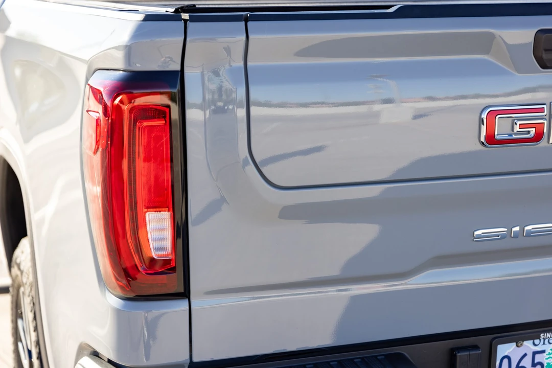 2024 GMC Sierra 5th Gen - Image 19 of 31