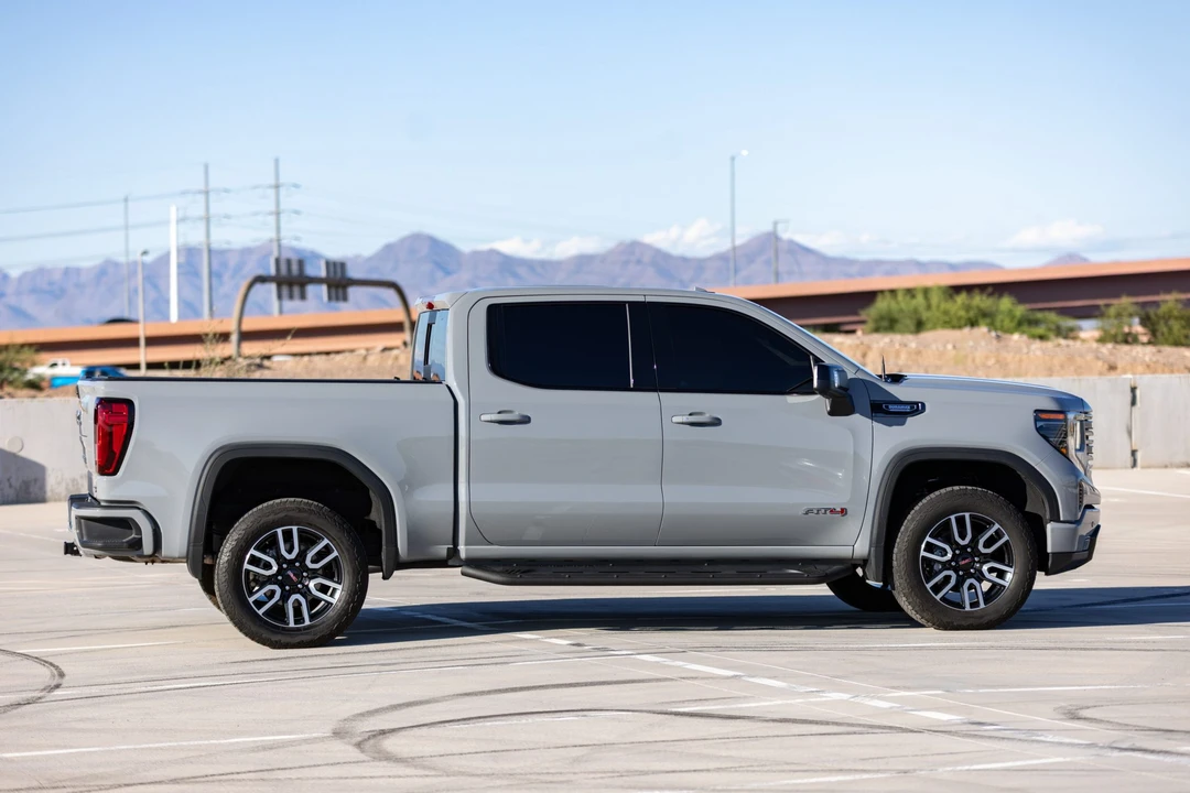 2024 GMC Sierra 5th Gen - Image 5 of 31