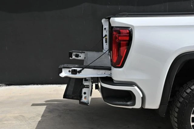 2024 GMC Sierra 5th Gen - Image 8 of 20