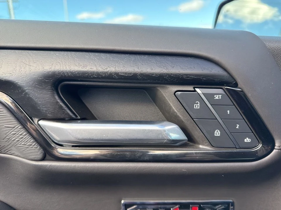 2024 GMC Sierra 5th Gen - Image 11 of 12