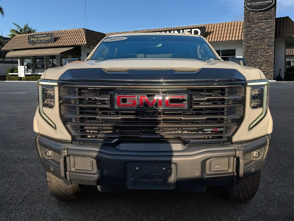 2024 GMC Sierra 5th Gen - Image 2 of 21