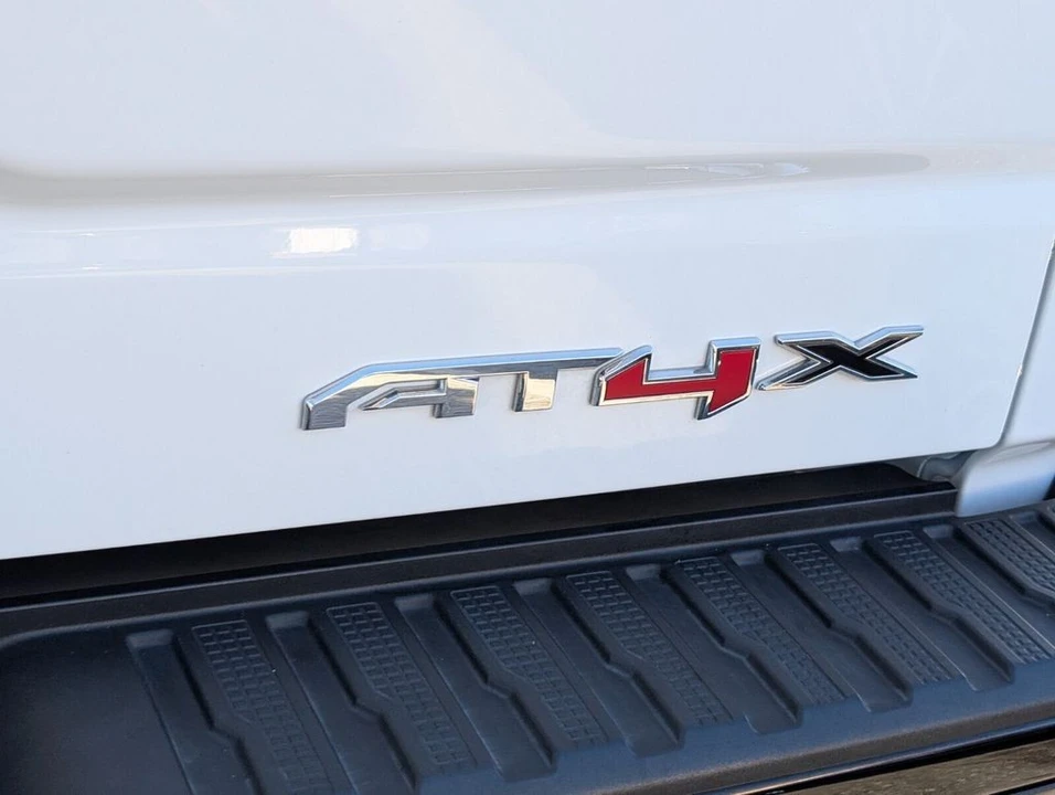 2024 GMC Sierra 5th Gen - Image 18 of 21
