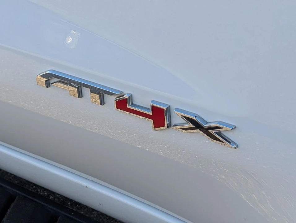 2024 GMC Sierra 5th Gen - Image 11 of 21