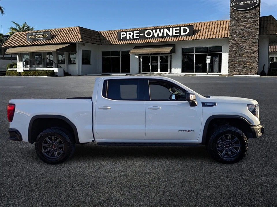 2024 GMC Sierra 5th Gen - Image 8 of 12