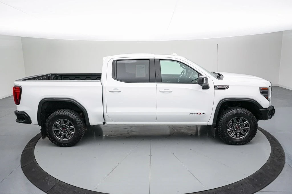 2024 GMC Sierra 5th Gen - Image 4 of 21