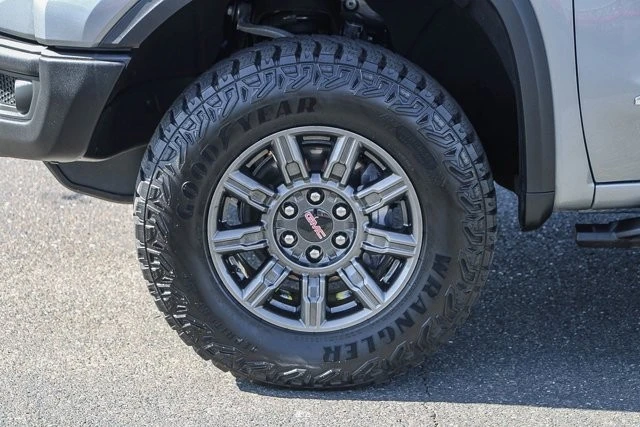 2024 GMC Sierra 5th Gen - Image 9 of 12