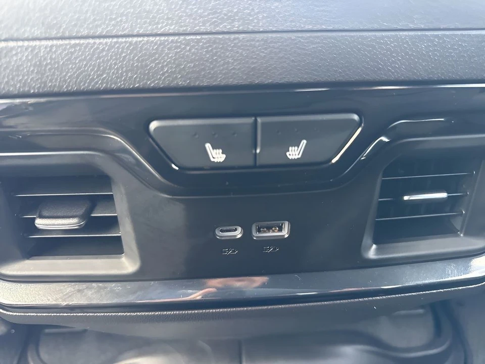 2024 GMC Sierra 5th Gen - Image 14 of 21