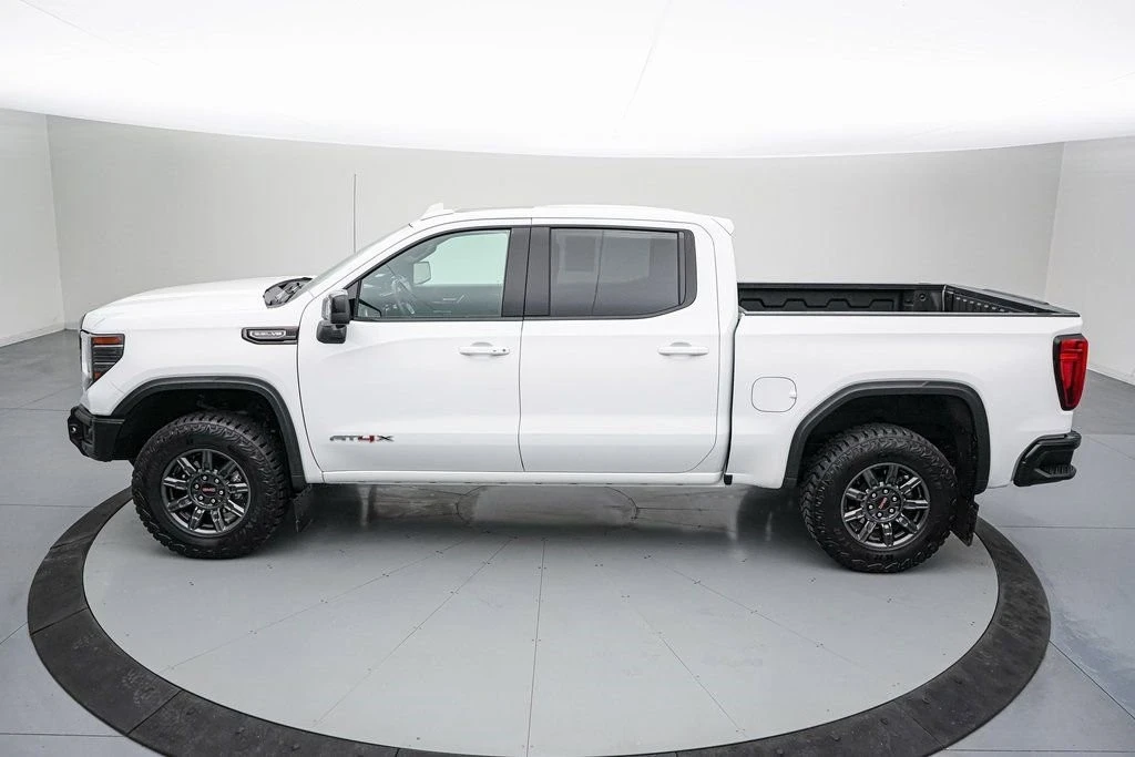 2024 GMC Sierra 5th Gen - Image 9 of 21