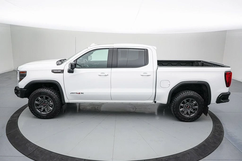 2024 GMC Sierra 5th Gen - Image 9 of 29