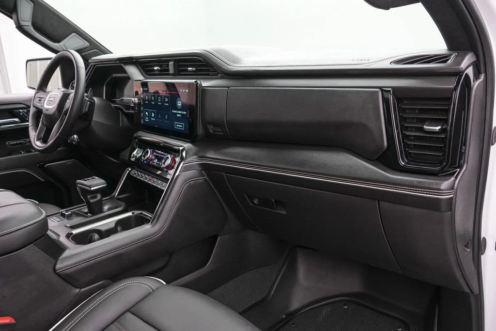 2024 GMC Sierra 5th Gen - Image 24 of 29