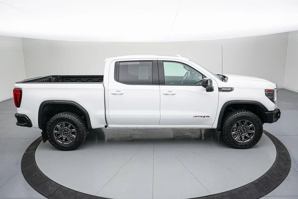 2024 GMC Sierra 5th Gen - Image 4 of 29