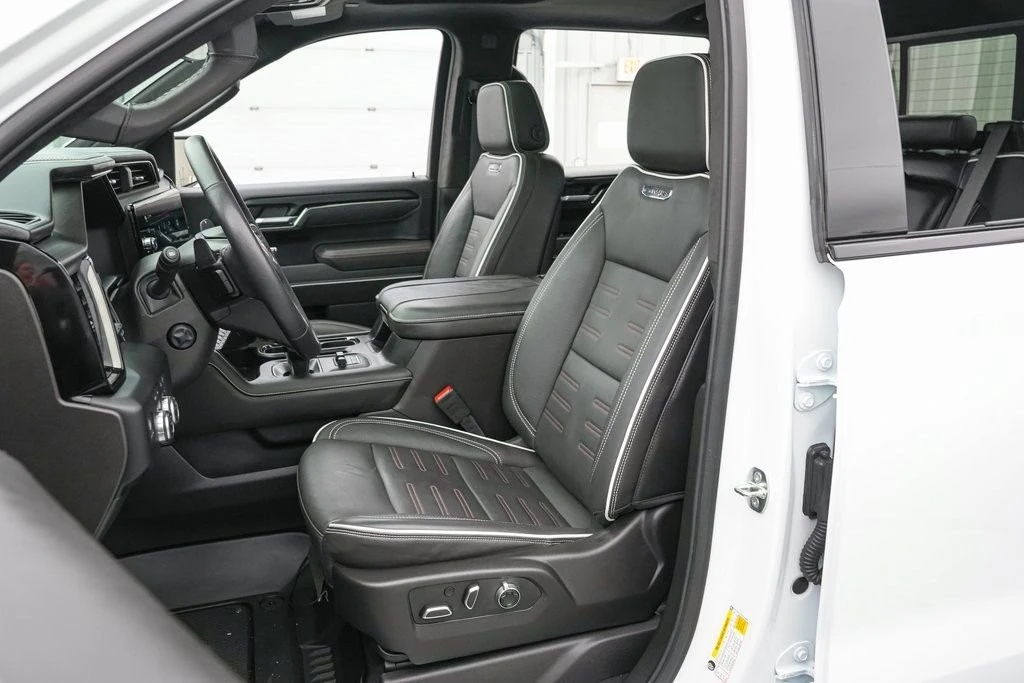 2024 GMC Sierra 5th Gen - Image 14 of 29