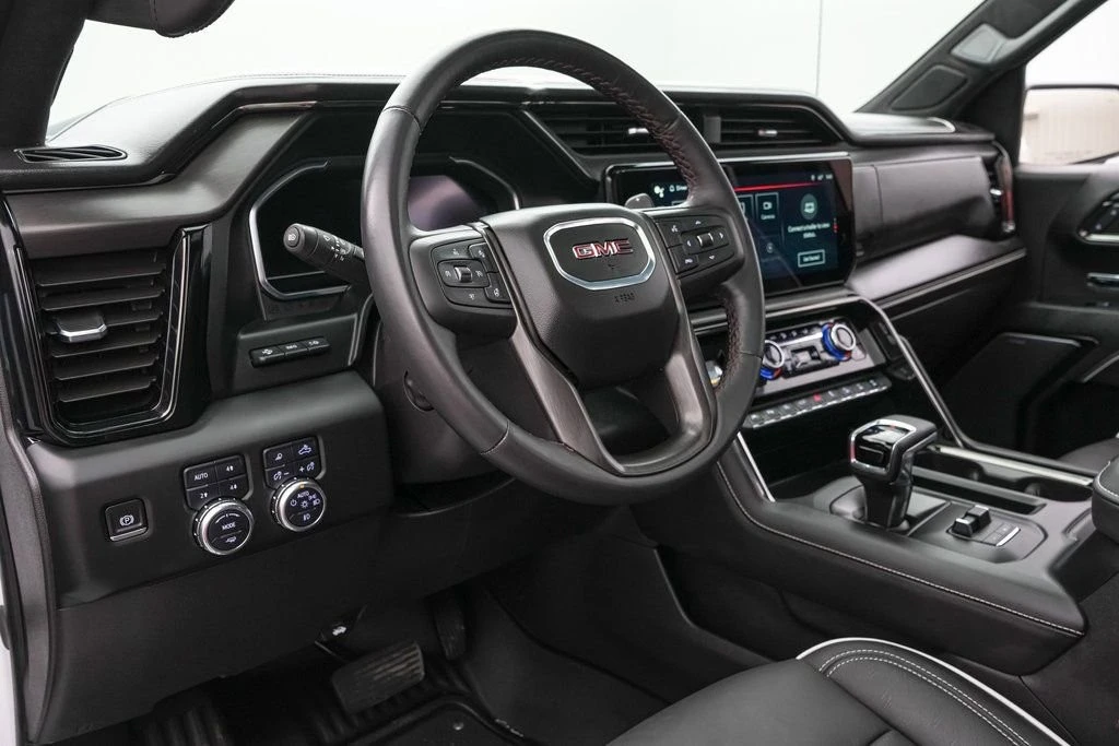2024 GMC Sierra 5th Gen - Image 15 of 29