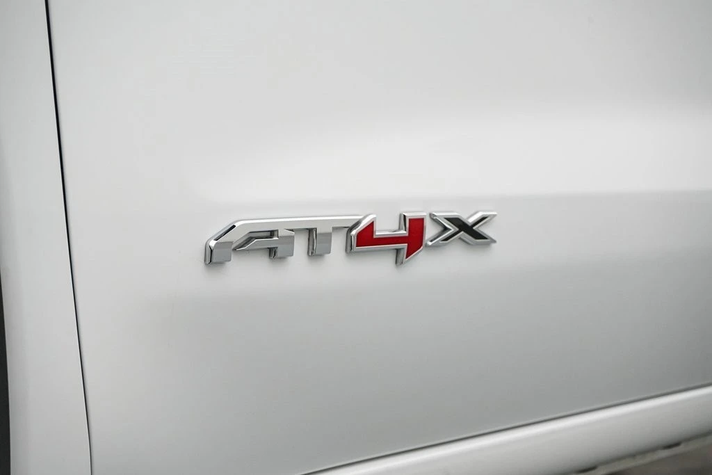 2024 GMC Sierra 5th Gen - Image 13 of 21