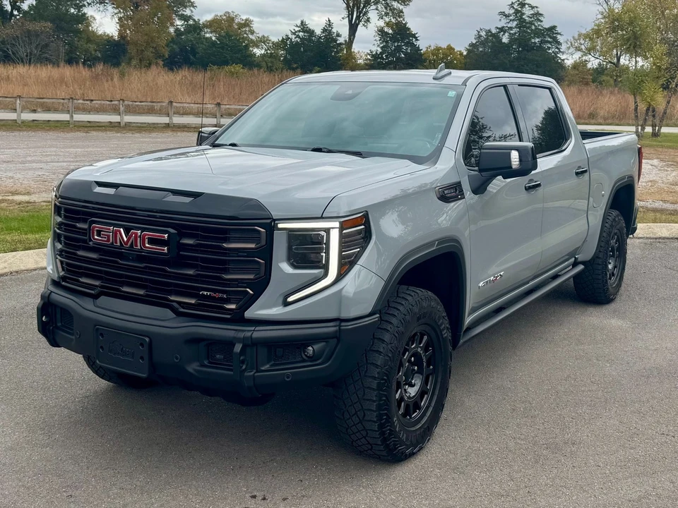 2024 GMC Sierra 5th Gen - Image 2 of 12