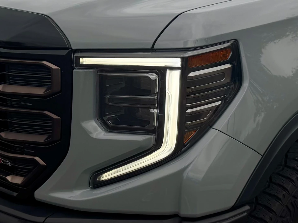 2024 GMC Sierra 5th Gen - Image 10 of 12