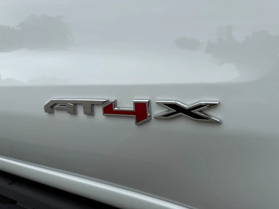 2024 GMC Sierra 5th Gen - Image 13 of 21