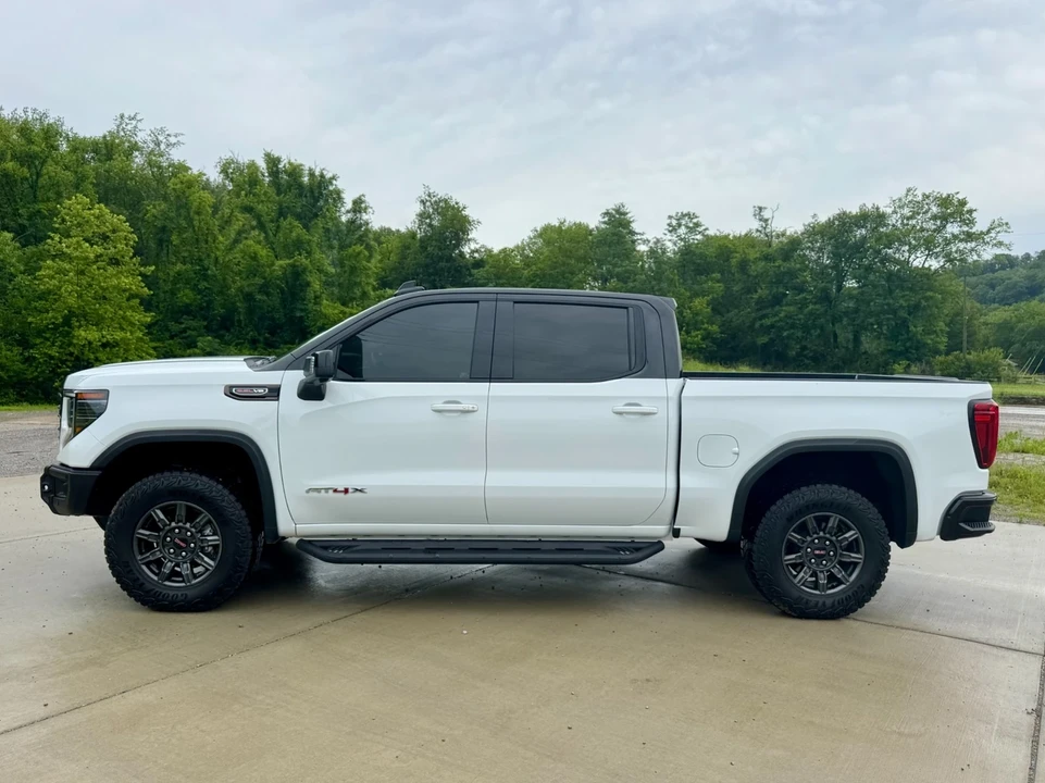2024 GMC Sierra 5th Gen - Image 8 of 21