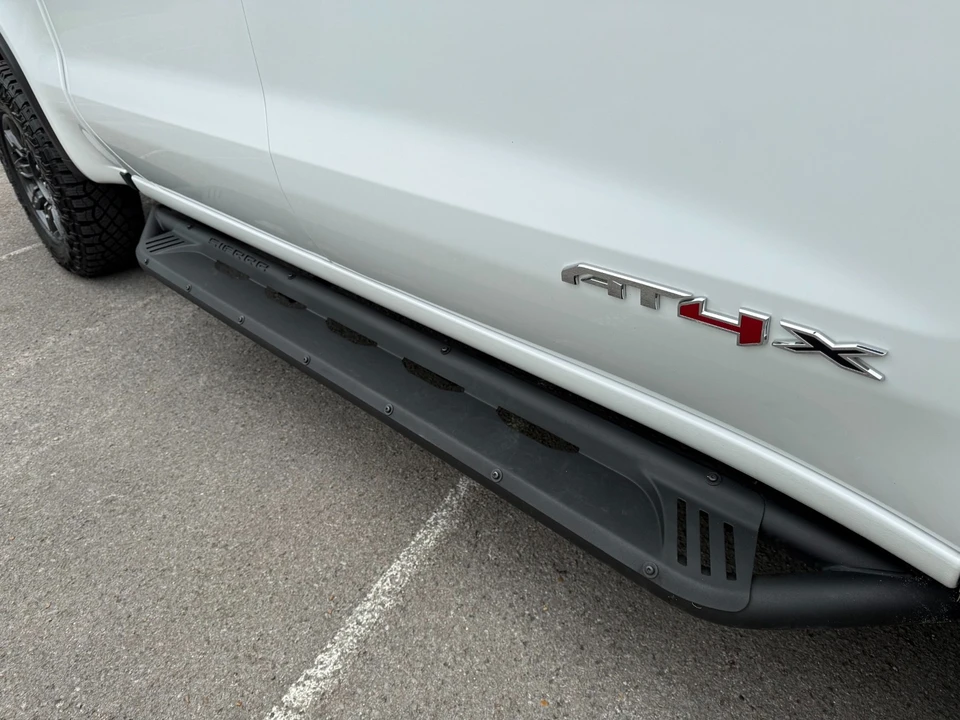 2024 GMC Sierra 5th Gen - Image 14 of 21
