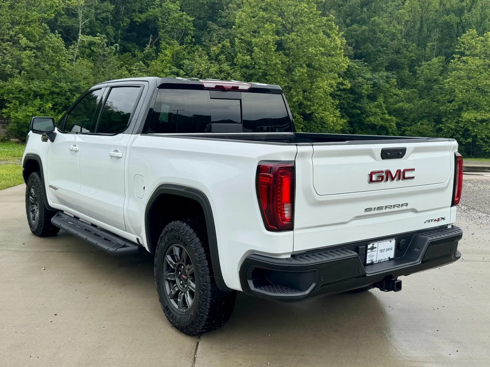 2024 GMC Sierra 5th Gen - Image 4 of 21
