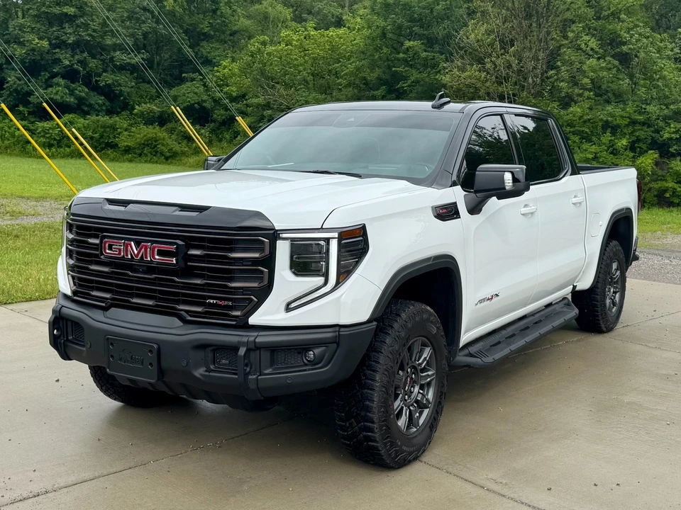 2024 GMC Sierra 5th Gen - Image 2 of 21