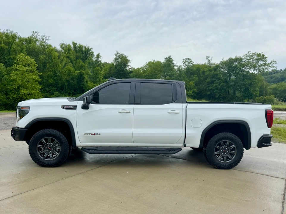 2024 GMC Sierra 5th Gen - Image 8 of 21