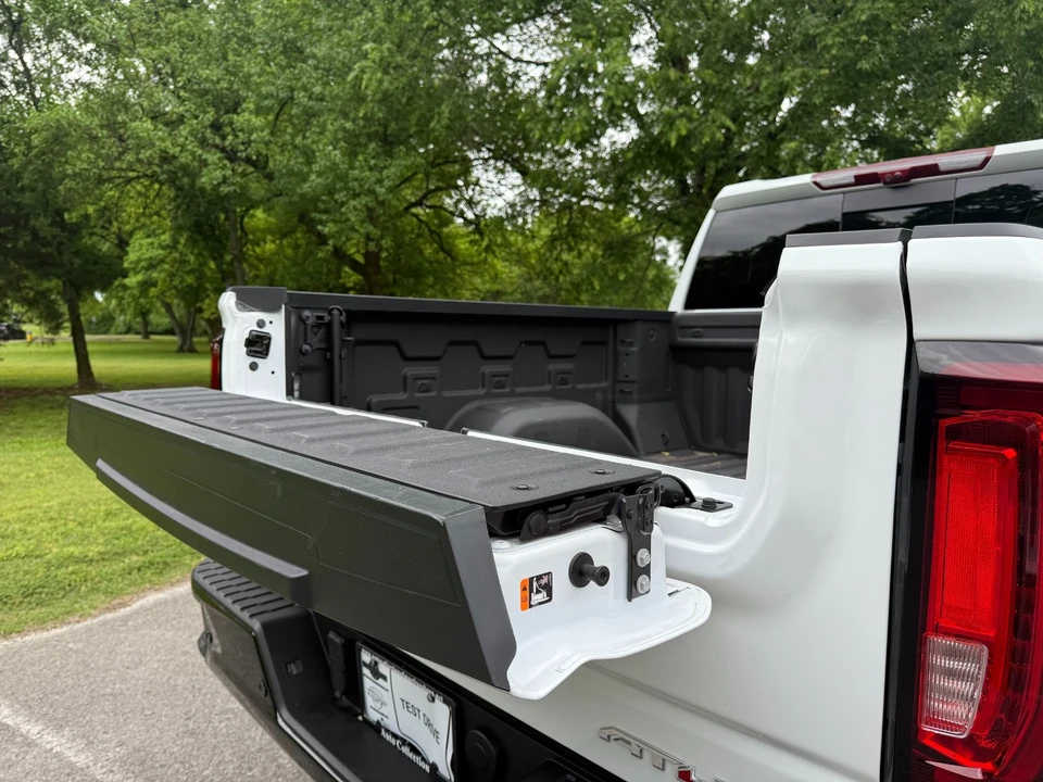 2024 GMC Sierra 5th Gen - Image 20 of 21