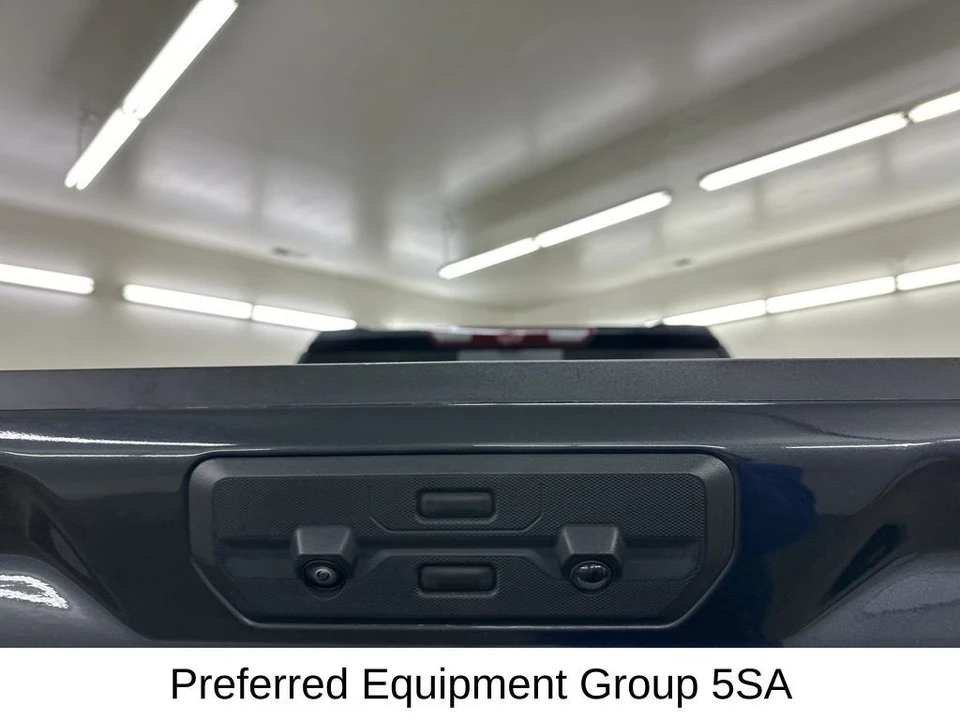 2024 GMC Sierra 5th Gen - Image 16 of 21