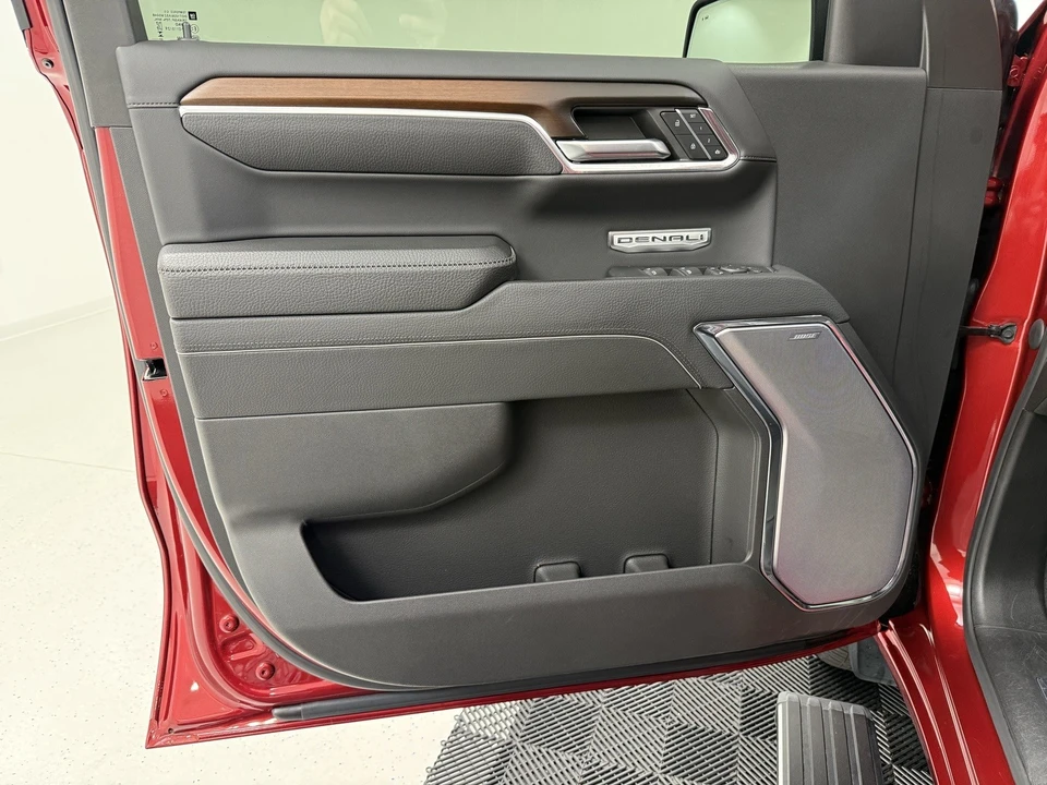 2024 GMC Sierra 5th Gen - Image 11 of 12