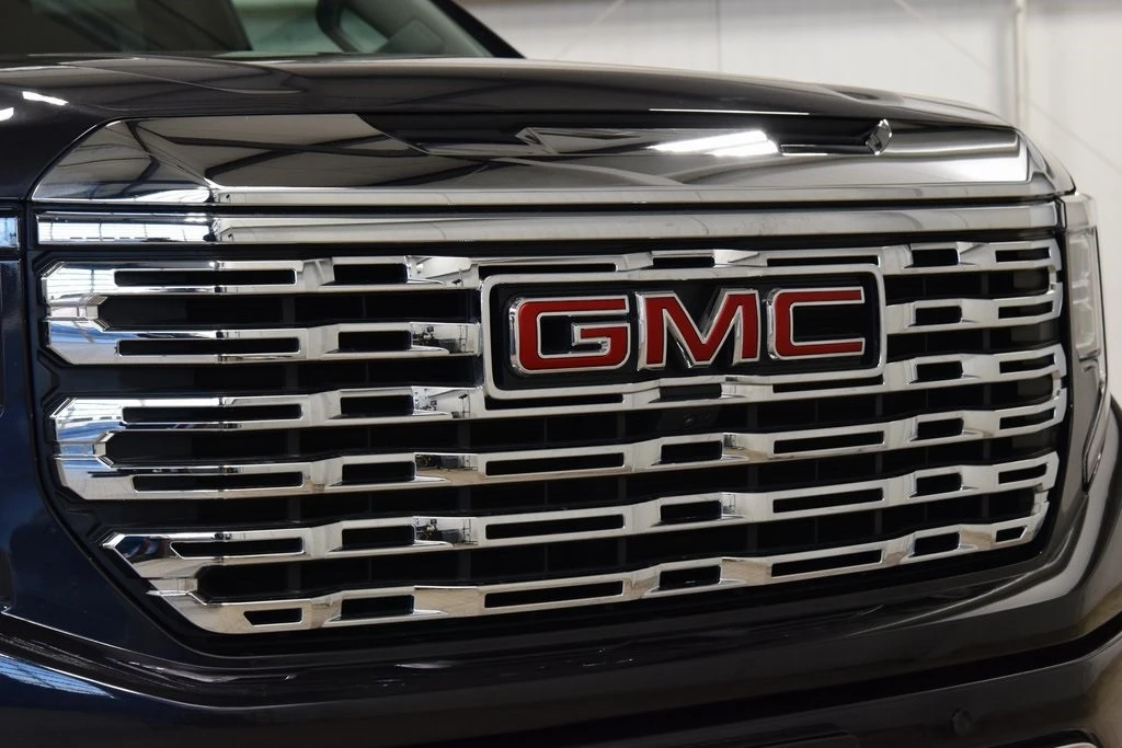 2024 GMC Sierra 5th Gen - Image 11 of 12