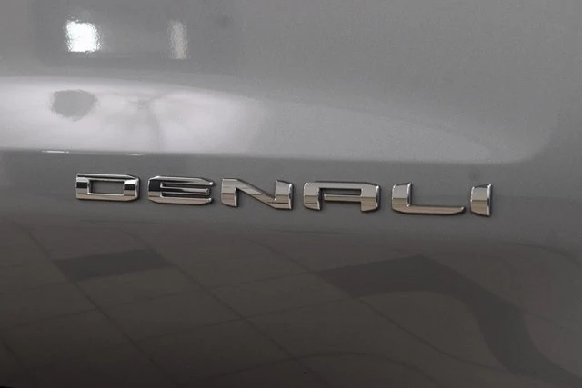 2024 GMC Sierra 5th Gen - Image 17 of 21