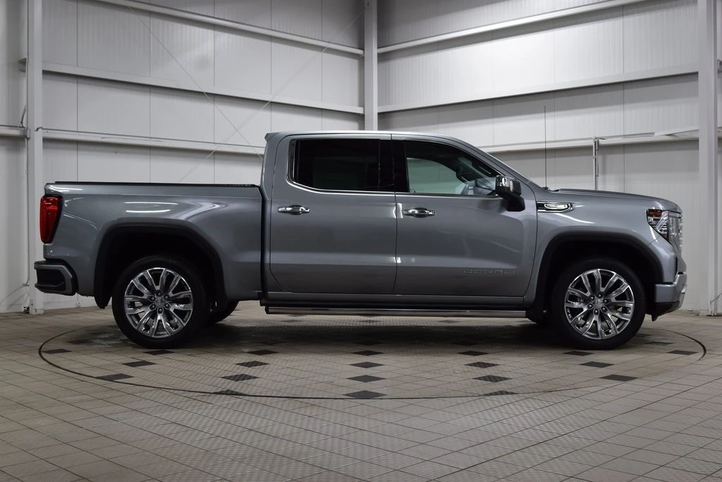 2024 GMC Sierra 5th Gen - Image 9 of 12