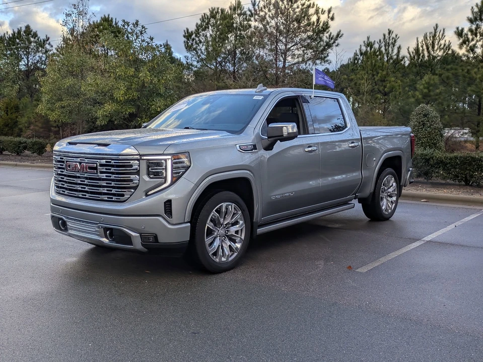 2024 GMC Sierra 5th Gen - Image 8 of 21
