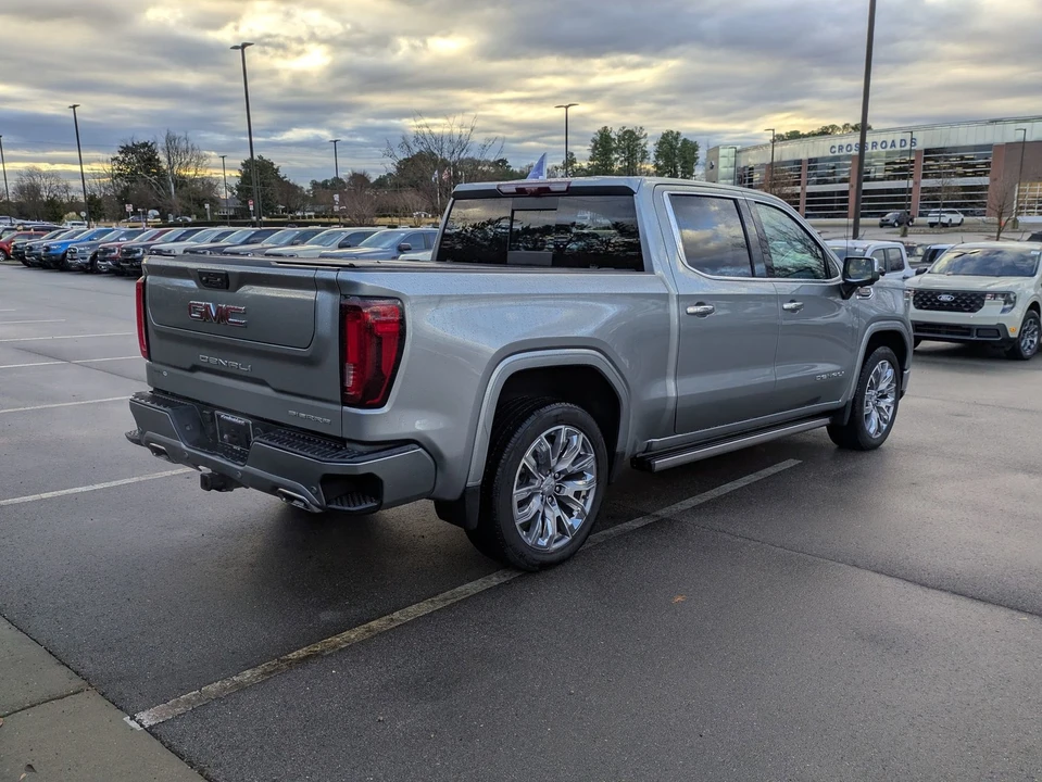 2024 GMC Sierra 5th Gen - Image 4 of 21
