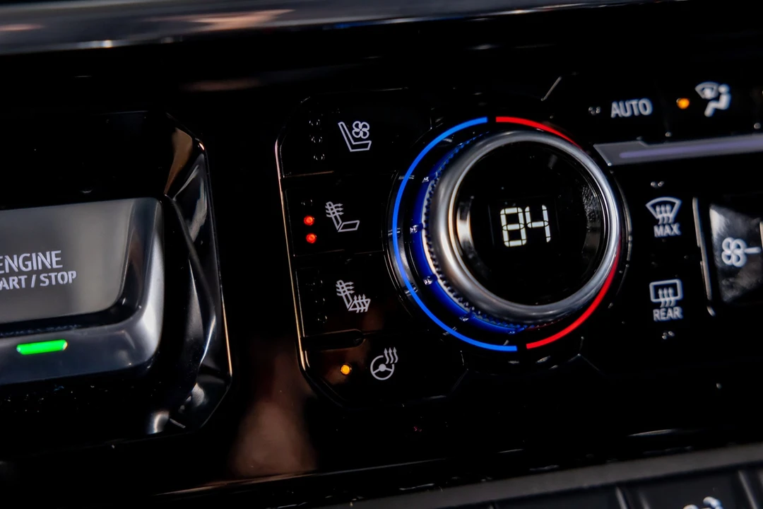 2024 GMC Sierra 5th Gen - Image 18 of 21