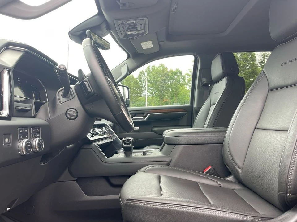 2024 GMC Sierra 5th Gen - Image 9 of 12