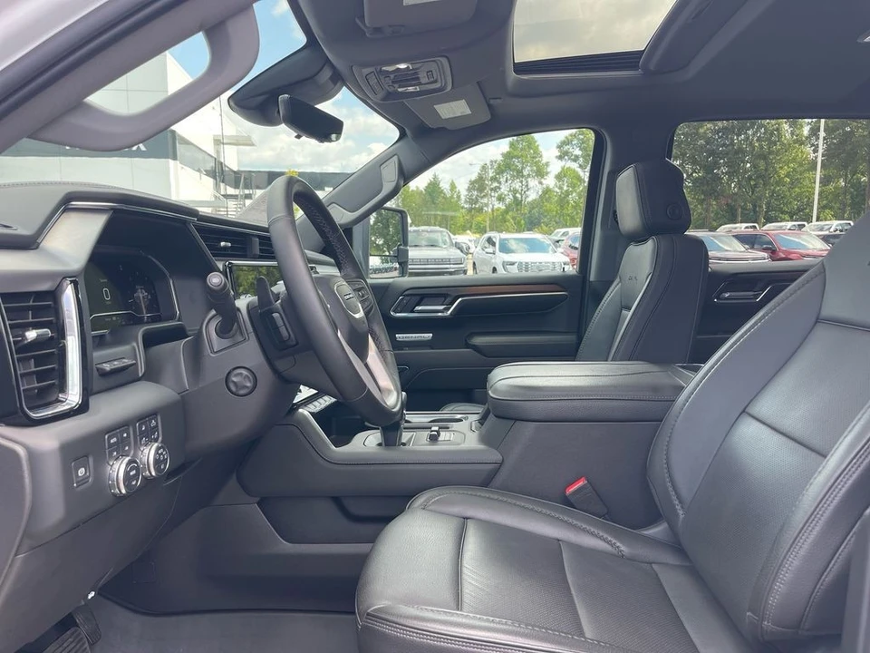 2024 GMC Sierra 5th Gen - Image 9 of 21