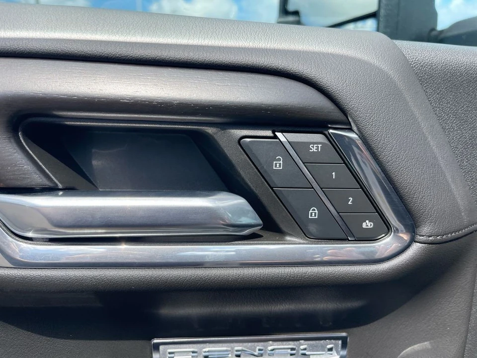 2024 GMC Sierra 5th Gen - Image 11 of 21