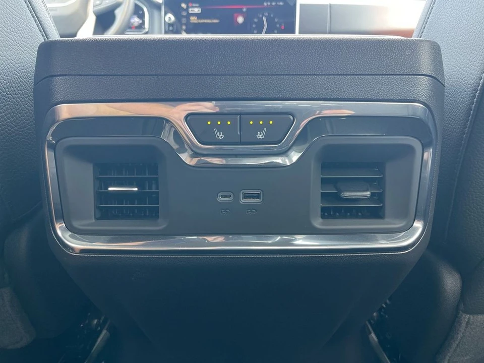 2024 GMC Sierra 5th Gen - Image 14 of 21