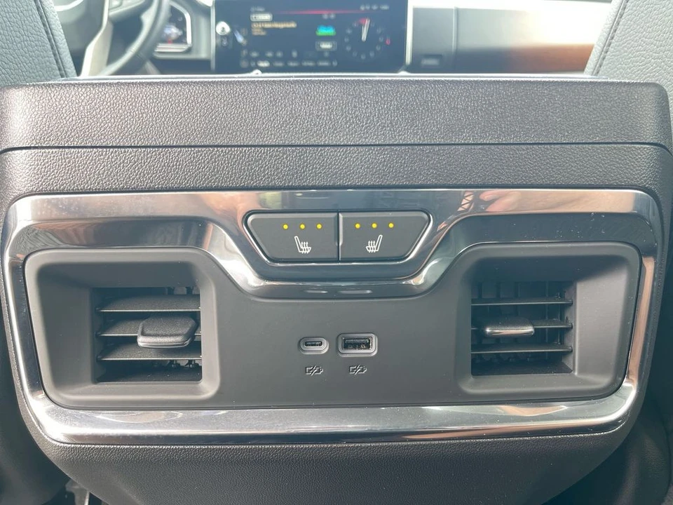 2024 GMC Sierra 5th Gen - Image 15 of 21