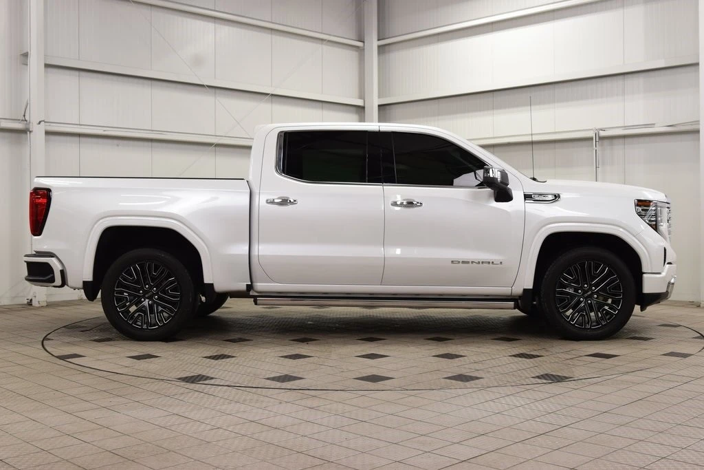 2024 GMC Sierra 5th Gen - Image 9 of 12