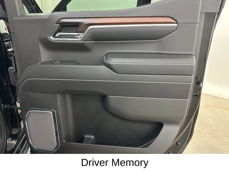 2024 GMC Sierra 5th Gen - Image 24 of 31