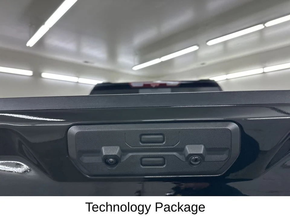 2024 GMC Sierra 5th Gen - Image 16 of 31