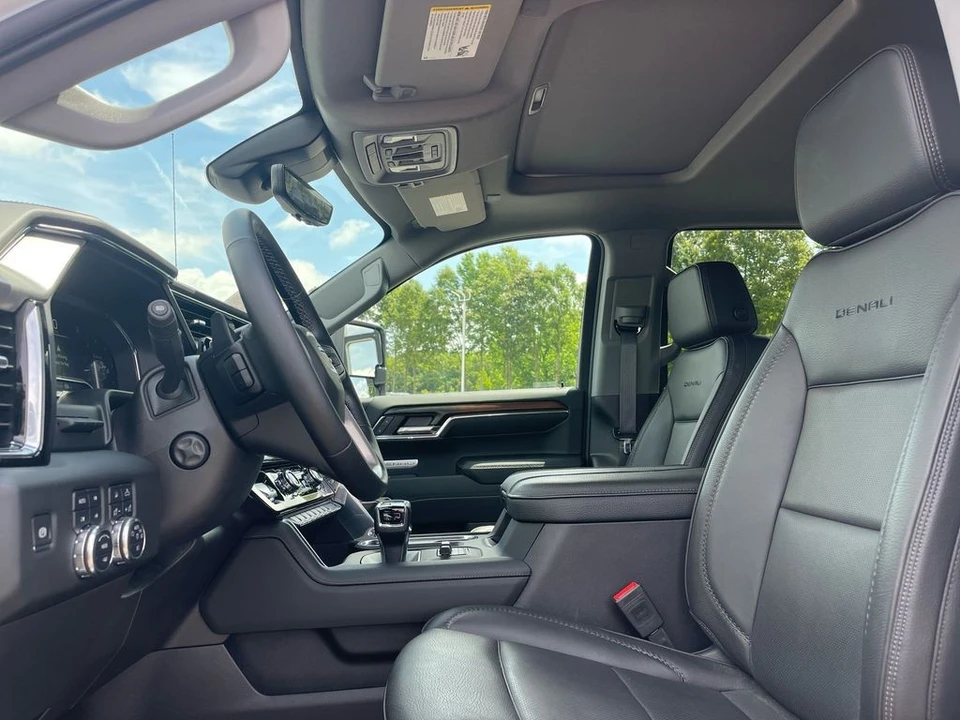 2024 GMC Sierra 5th Gen - Image 9 of 12
