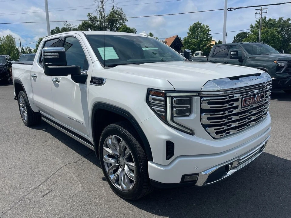 2024 GMC Sierra 5th Gen - Image 7 of 21
