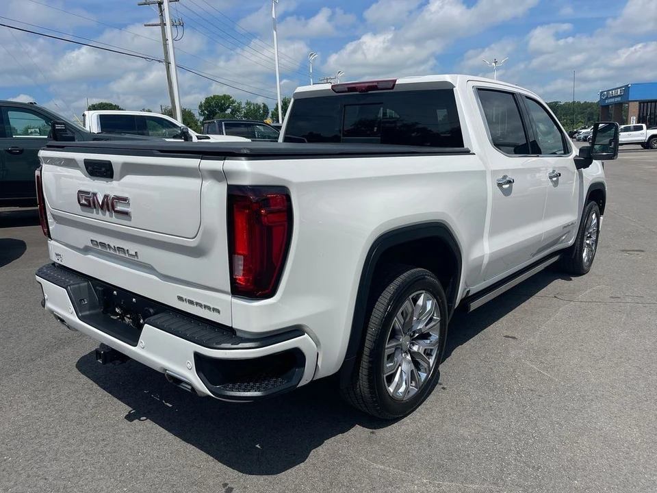 2024 GMC Sierra 5th Gen - Image 5 of 21